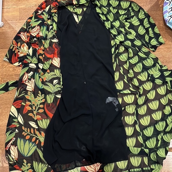 Zara Women’s Black Dress With Green and Red Robe Attached Size Small - Picture 3 of 5